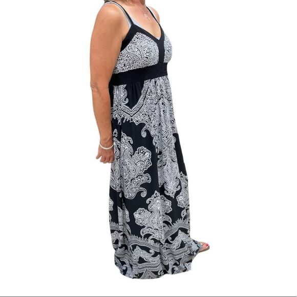 MAXI SUNDRESS IN BLACK AND WHITE - Picture 2 of 4